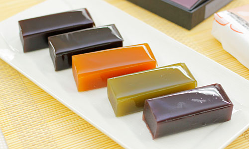 とらやの小形羊羹とお花のセット｜通販ギフト