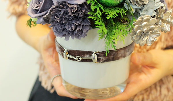 手綱のイメージの花器